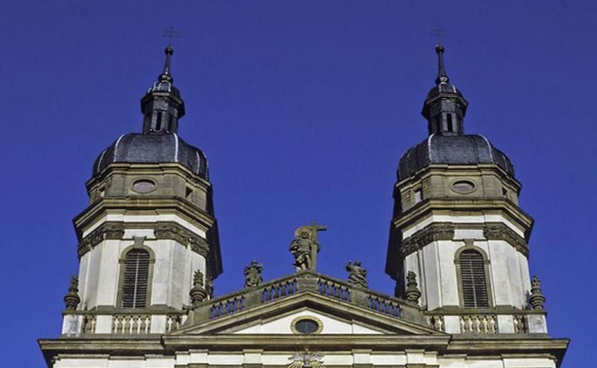 Doppeltürme der Barockkirche von Kloster Schöntal