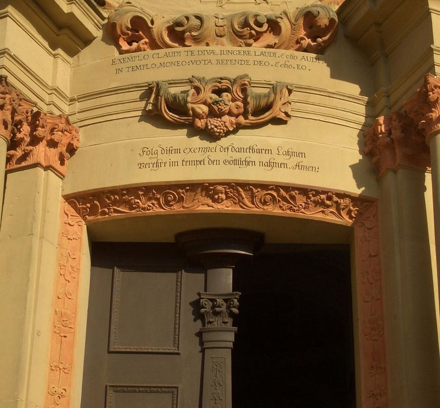 Entrance to the Schöntal monastery church with a Knittel verse